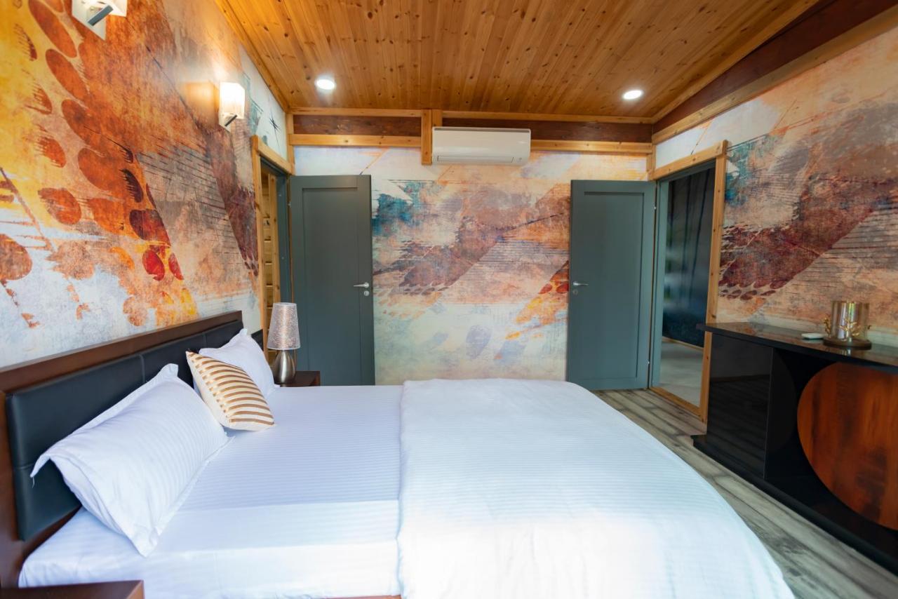 Saffronstays Paradise Pines, Dehradun - Cliff Villa With Valley & Forest Views المظهر الخارجي الصورة